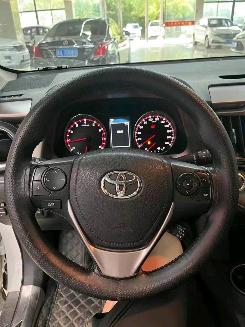 枣庄17年丰田RAV46