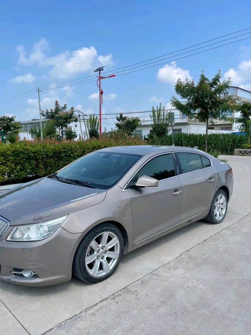 盐城12年别克君威2