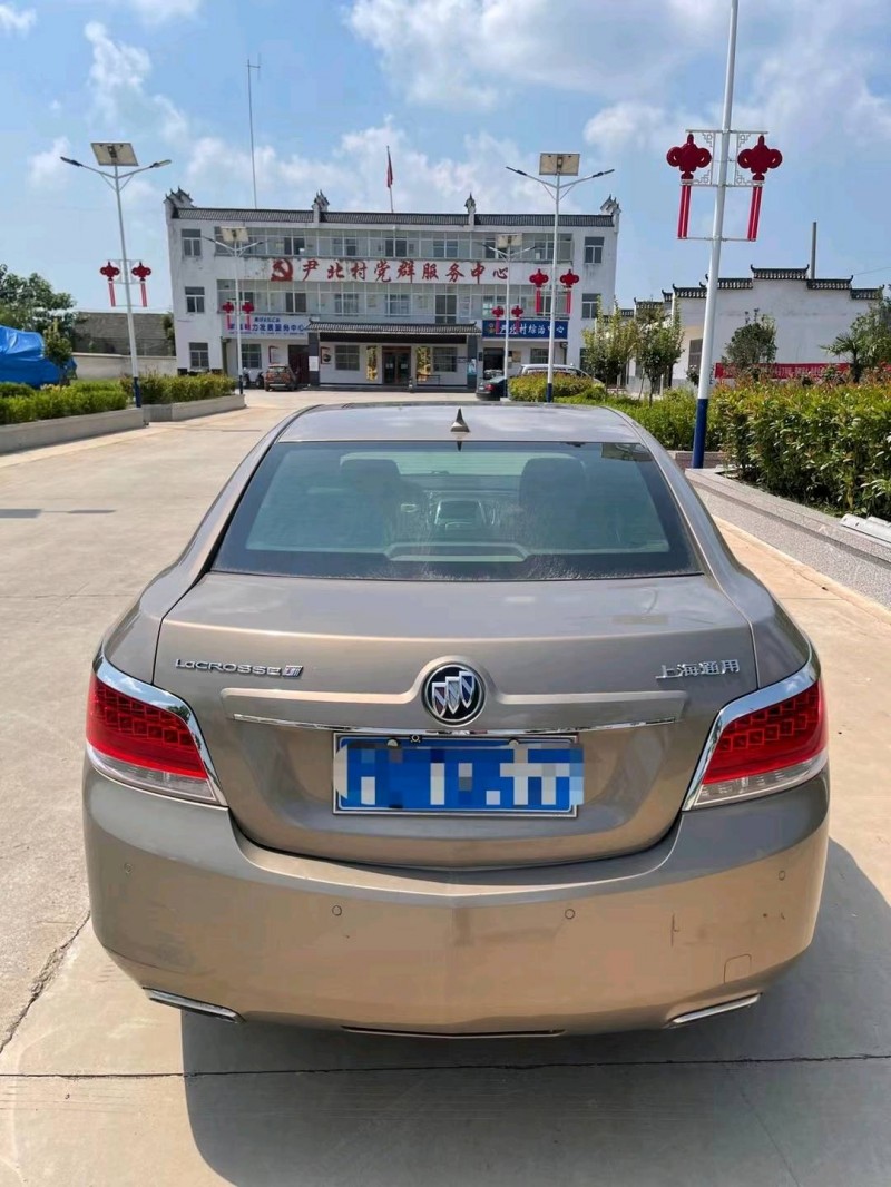 盐城12年别克君威4