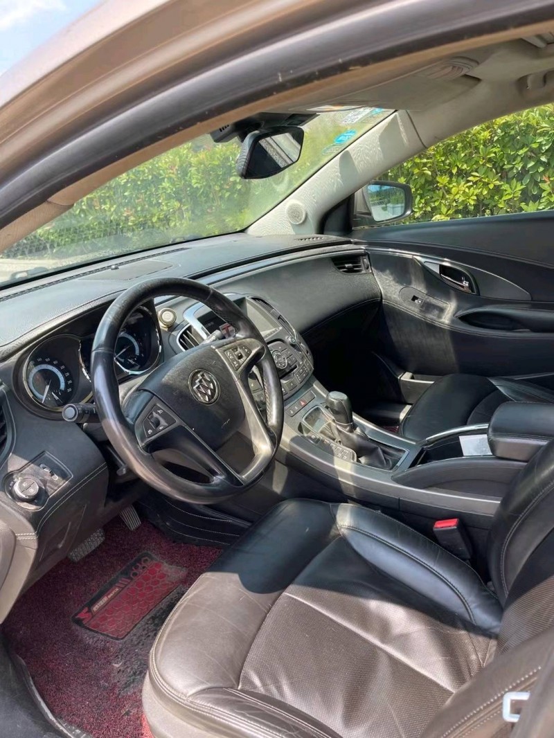 盐城12年别克君威5