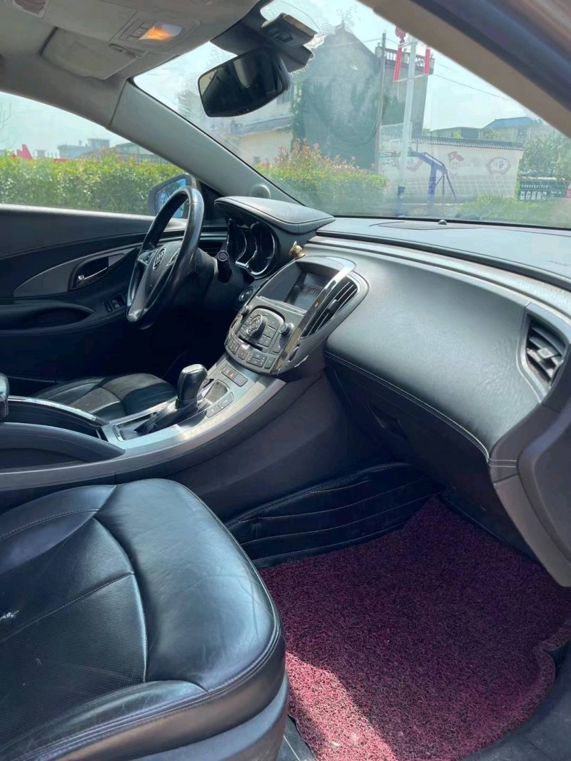 盐城12年别克君威8