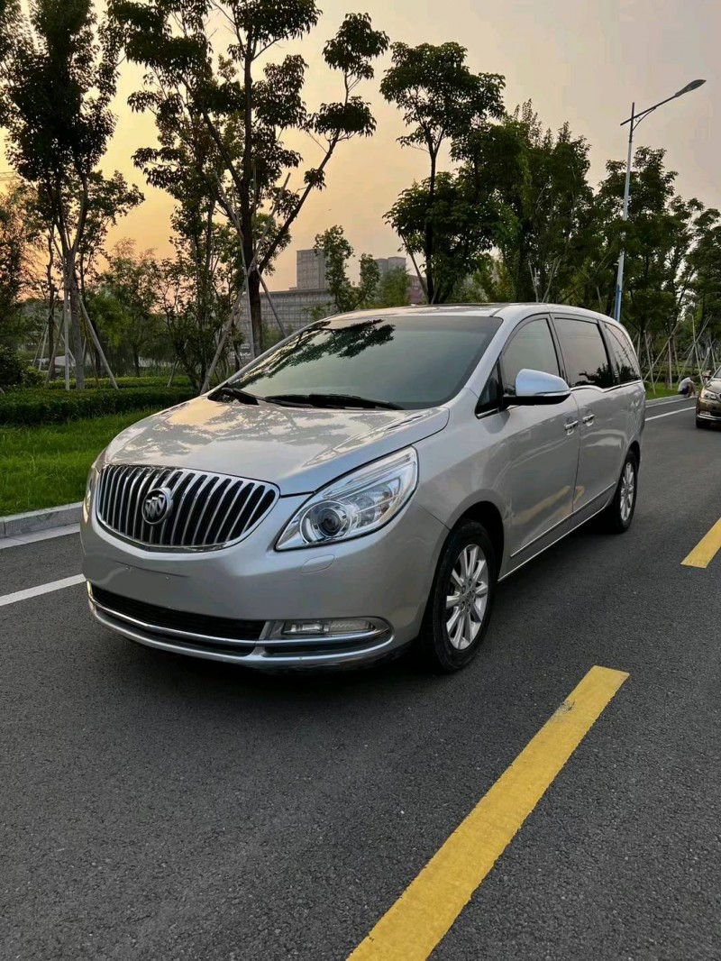 徐州13年别克GL82