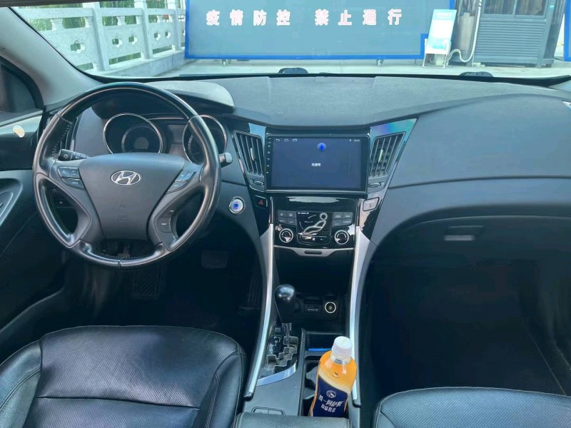 盐城17年现代索纳塔八5