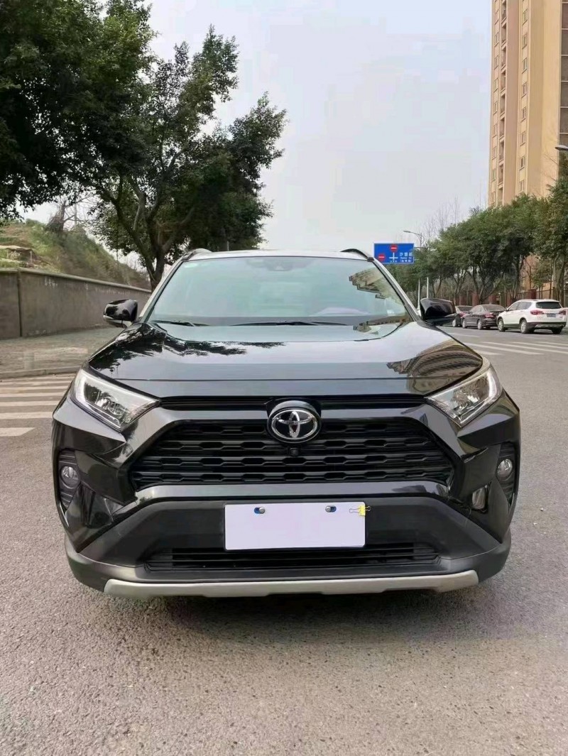 重慶19年豐田RAV4榮放1
