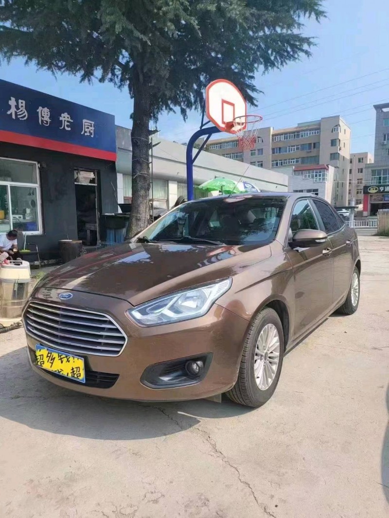 烟台15年福特福睿斯2