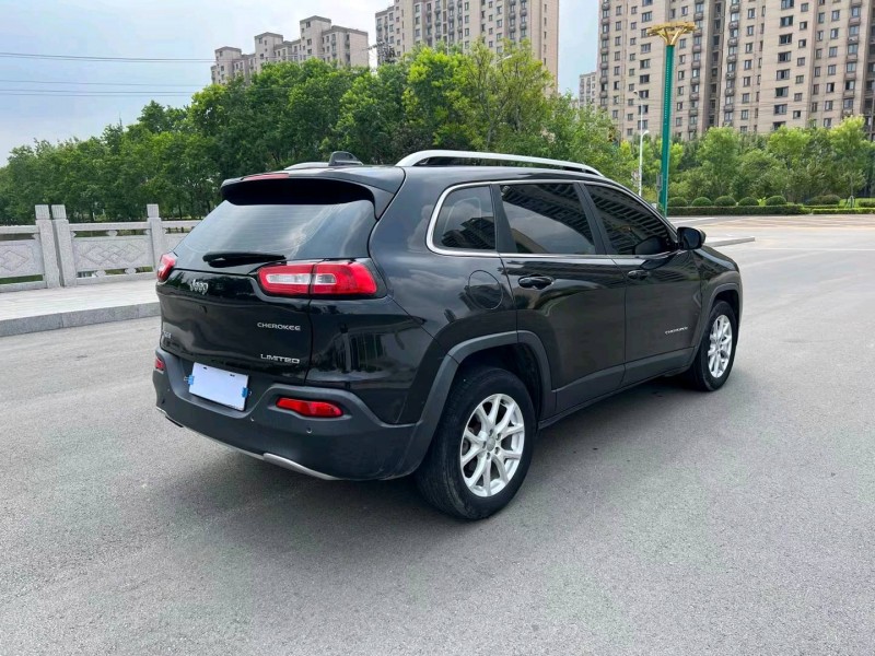 徐州19年Jeep自由光3