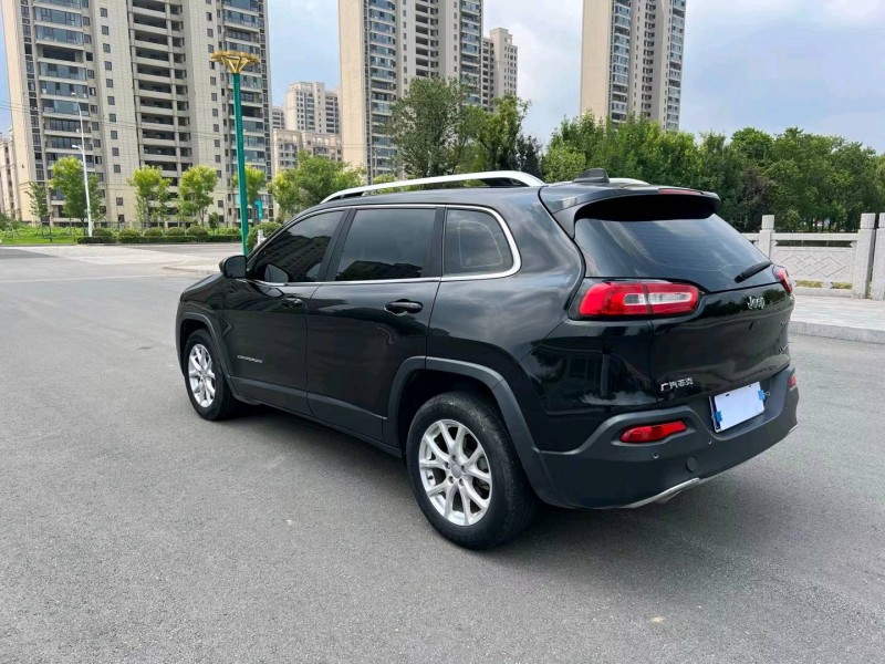 徐州19年Jeep自由光6