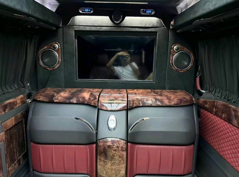 枣庄16年奔驰威霆9