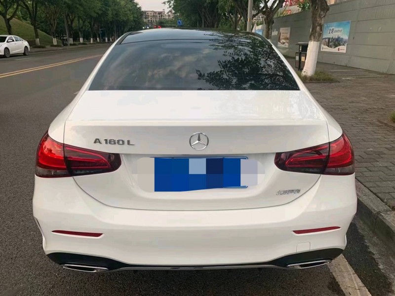 重慶22年奔馳A3