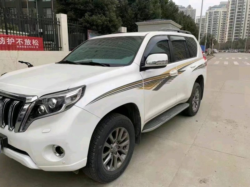 北京14年丰田普拉多2