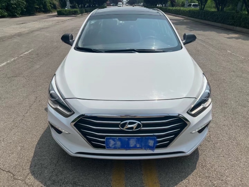 济宁18年现代名图1