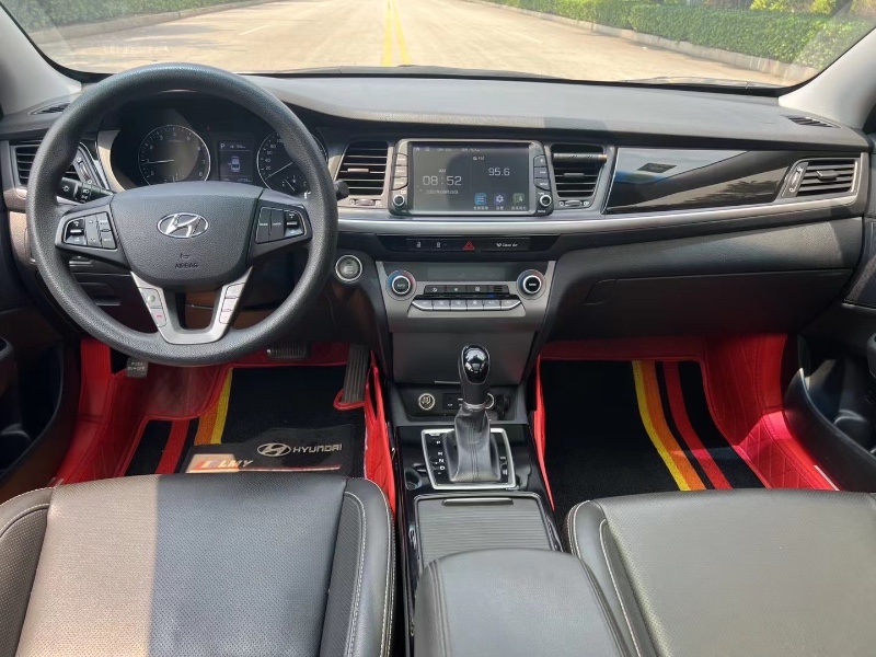 济宁18年现代名图8