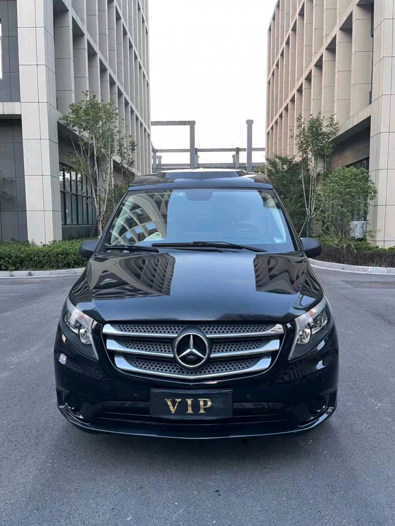 徐州17年奔驰威霆9