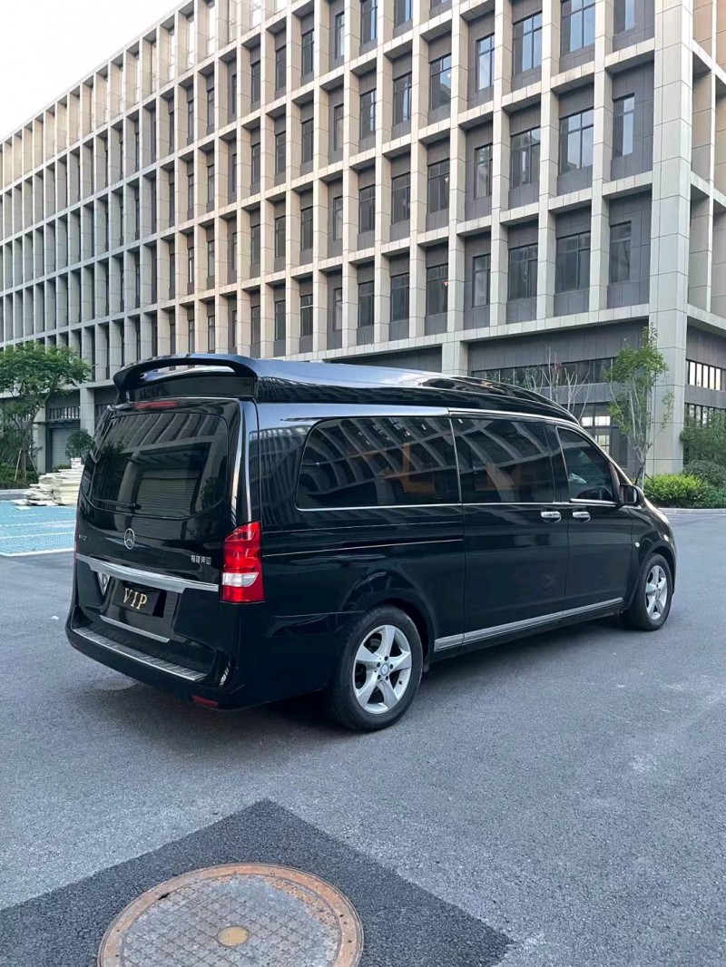 徐州17年奔驰威霆3