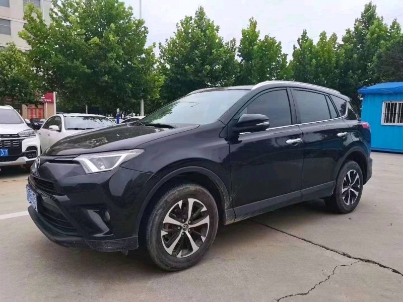 東營19年豐田RAV45