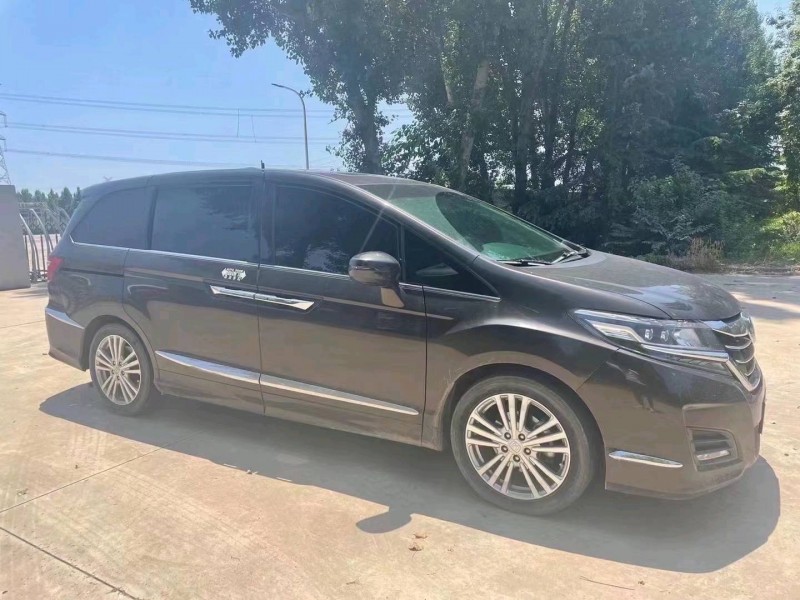 烟台18年本田艾力绅4