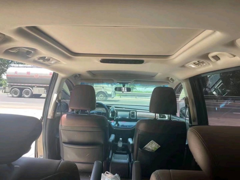 烟台18年本田艾力绅6