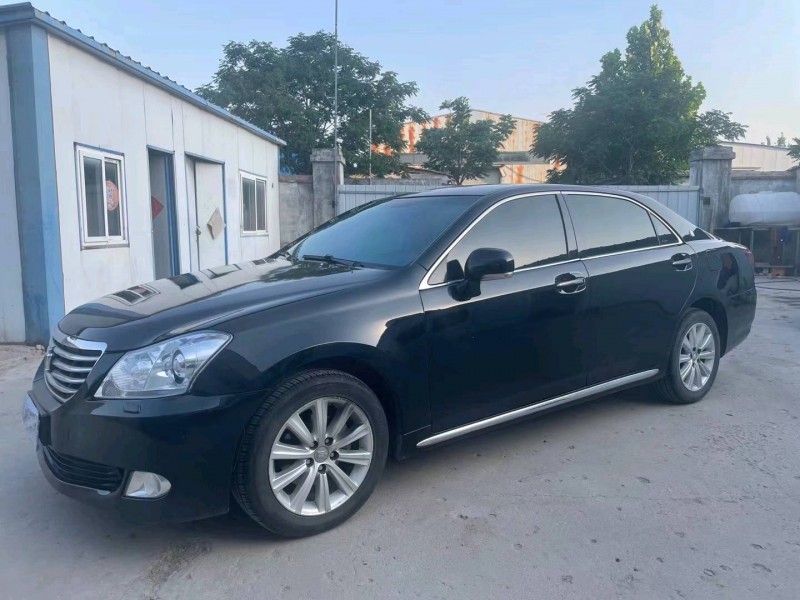 济宁12年丰田皇冠3