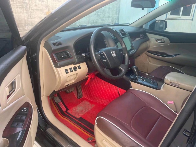 济宁12年丰田皇冠5