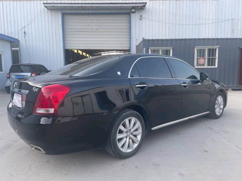 济宁12年丰田皇冠7