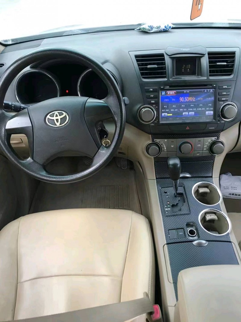 济宁11年丰田汉兰达5