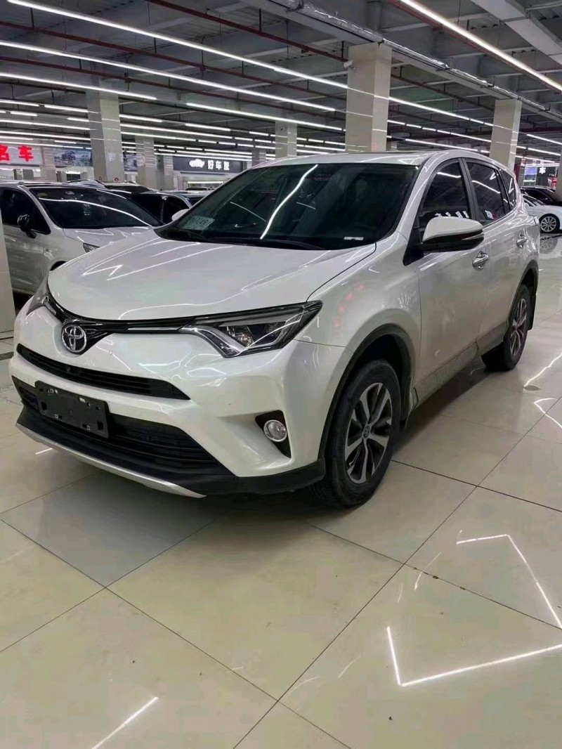 烟台17年丰田RAV43