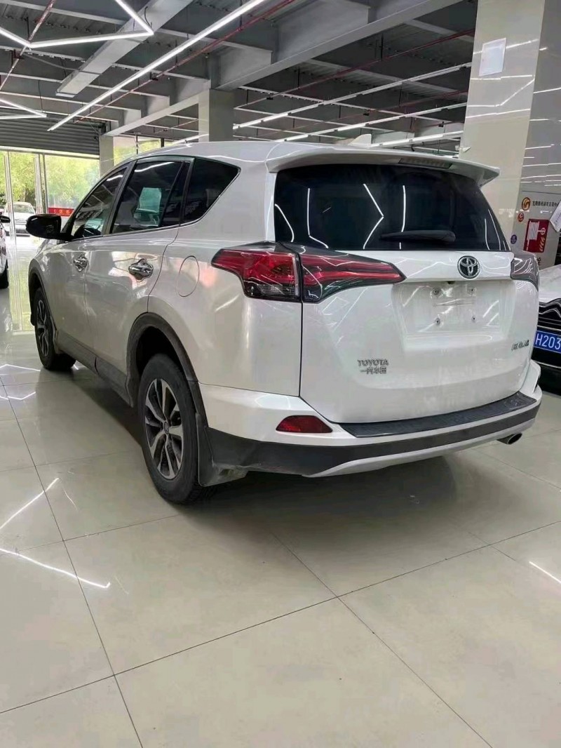 烟台17年丰田RAV46