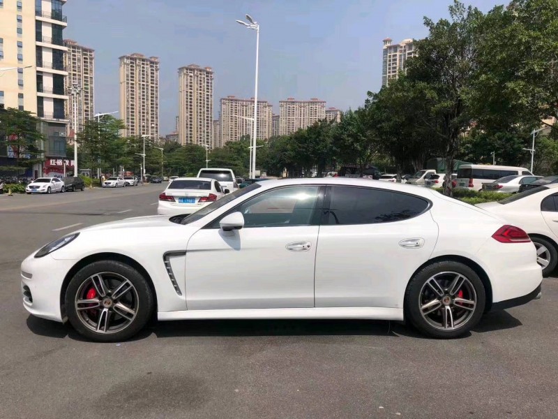 廣州13年保時捷帕拉梅拉9