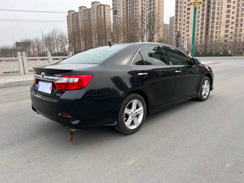 徐州14年丰田凯美瑞4