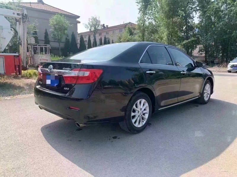 北京14年丰田凯美瑞7