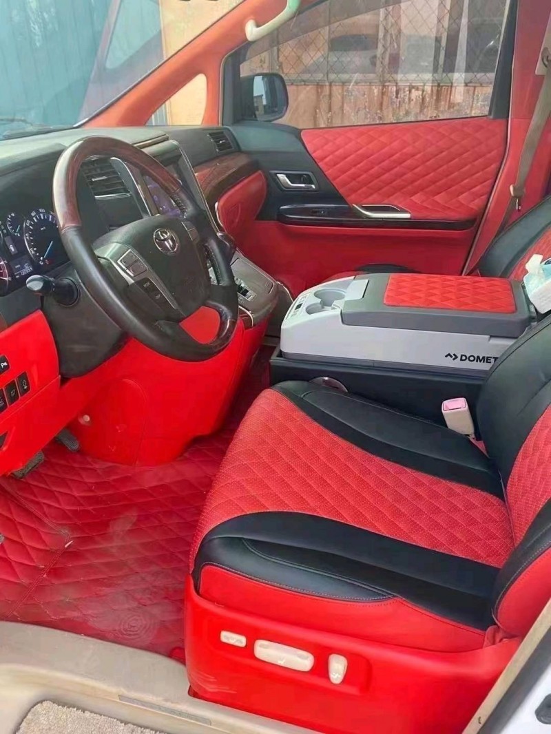 济宁14年丰田埃尔法4