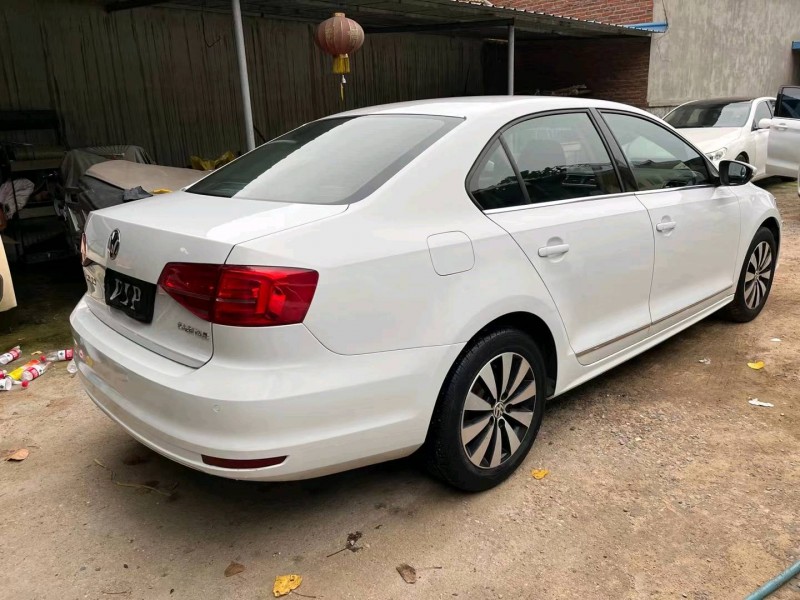 济南17年大众速腾4