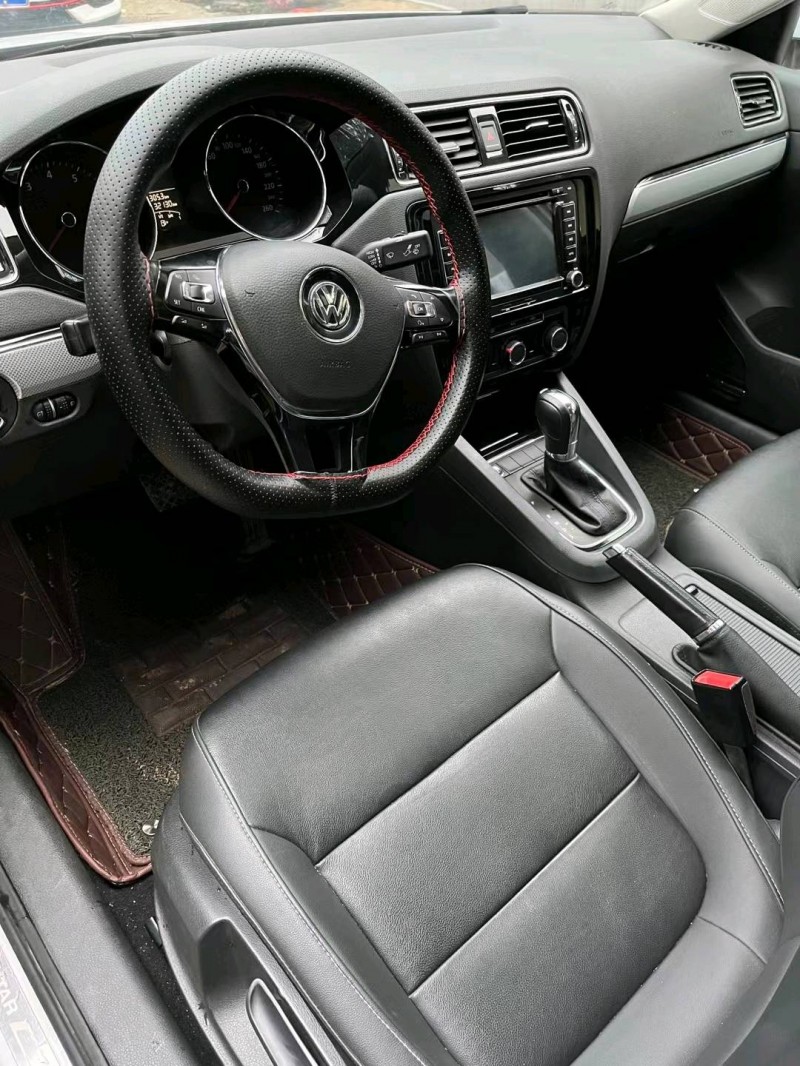 济南17年大众速腾8