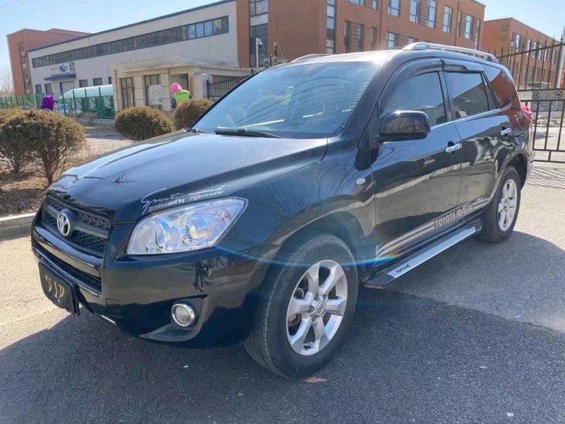沈阳13年丰田RAV42