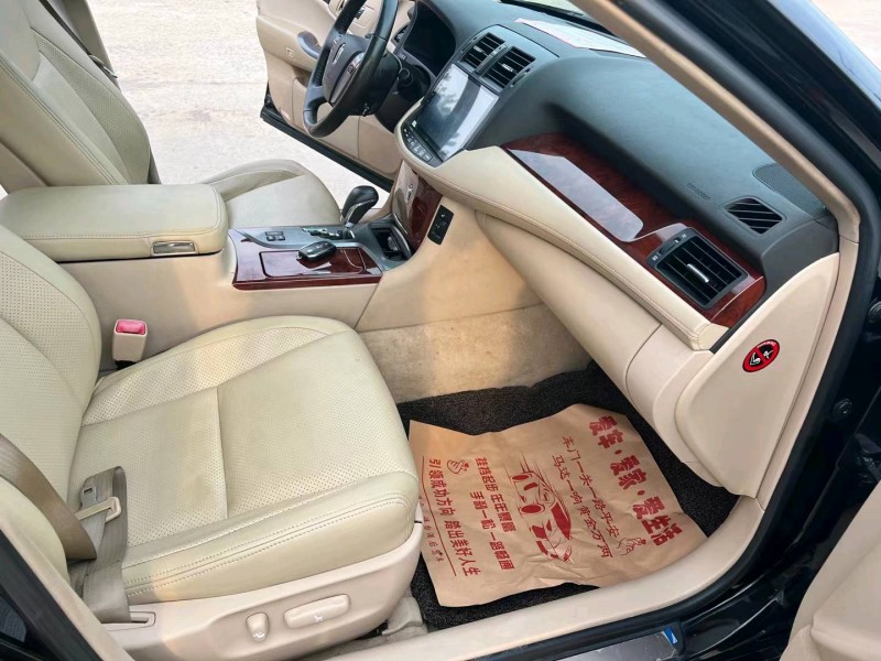 徐州13年丰田皇冠4