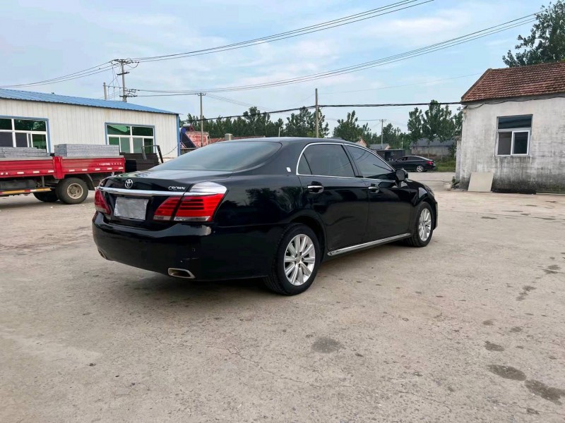 徐州13年丰田皇冠8