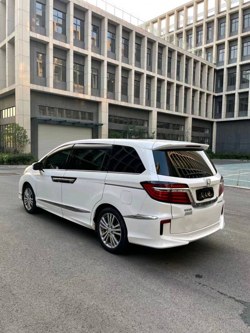 徐州18年本田艾力绅8