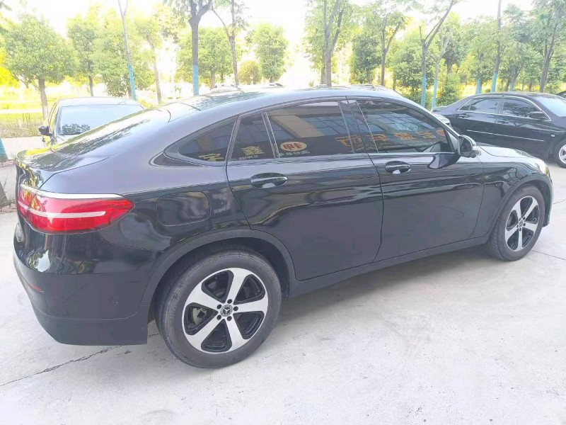 北京19年奔驰GLC4