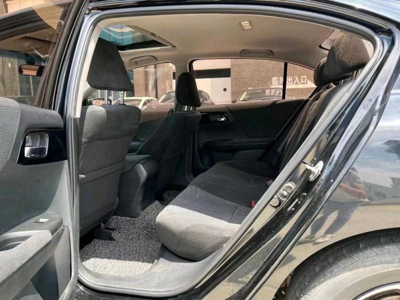 东莞17年本田雅阁6