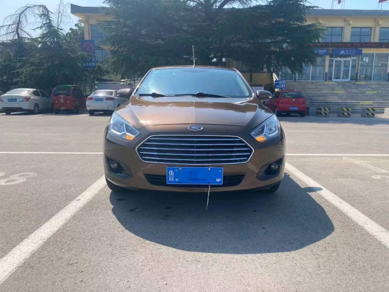 烟台15年福特福睿斯1