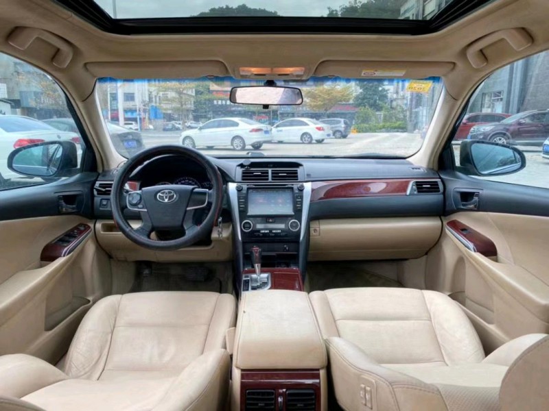 东莞13年丰田凯美瑞5