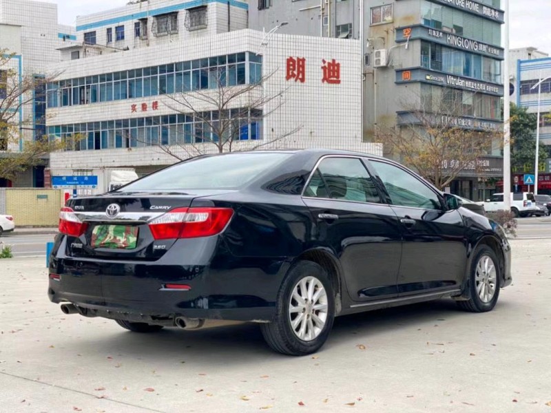 东莞13年丰田凯美瑞7