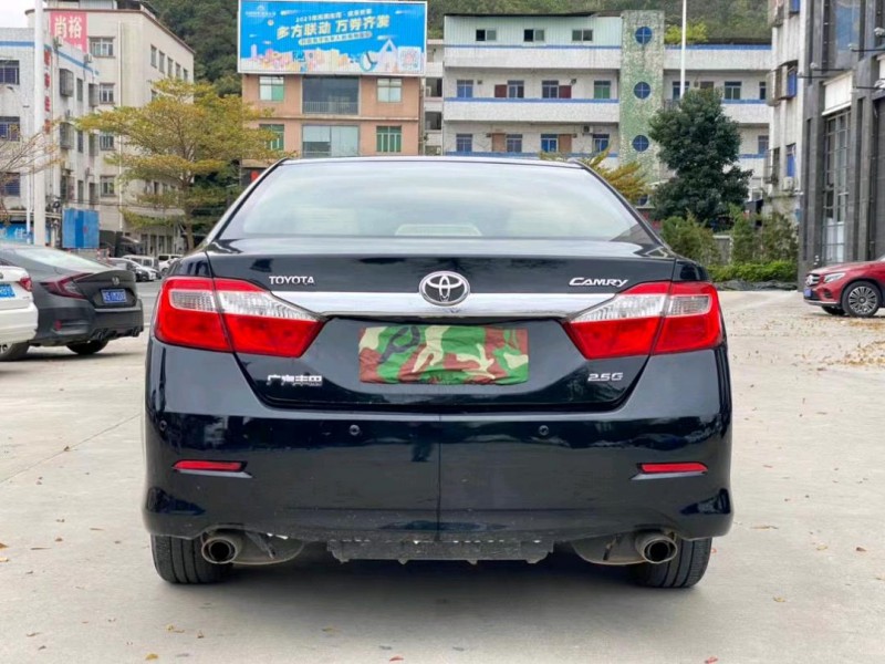 东莞13年丰田凯美瑞9