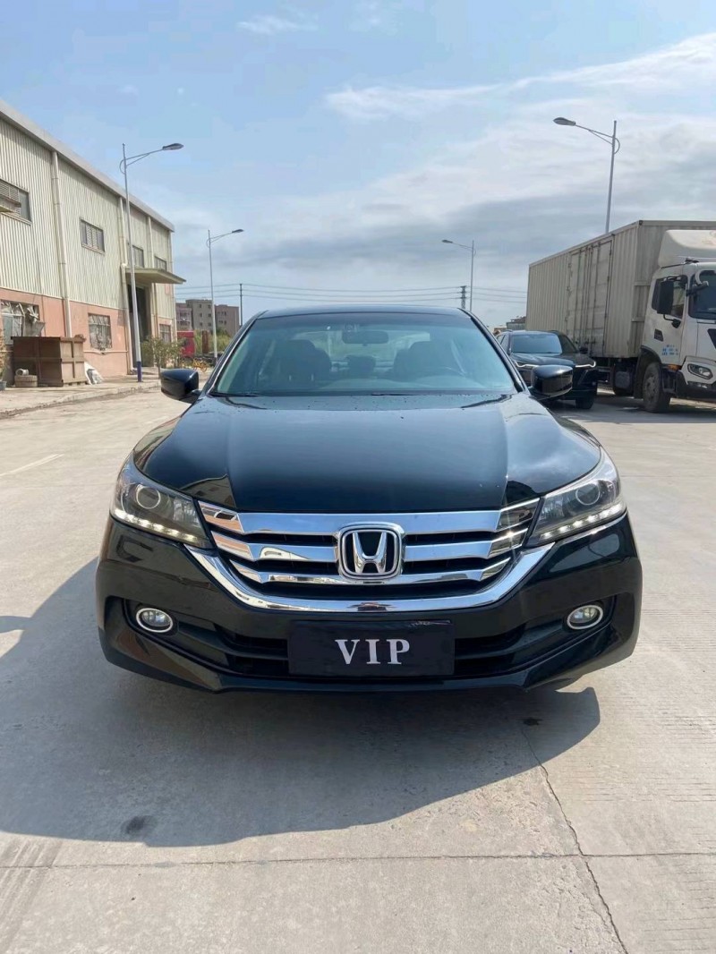 东莞16年本田雅阁1