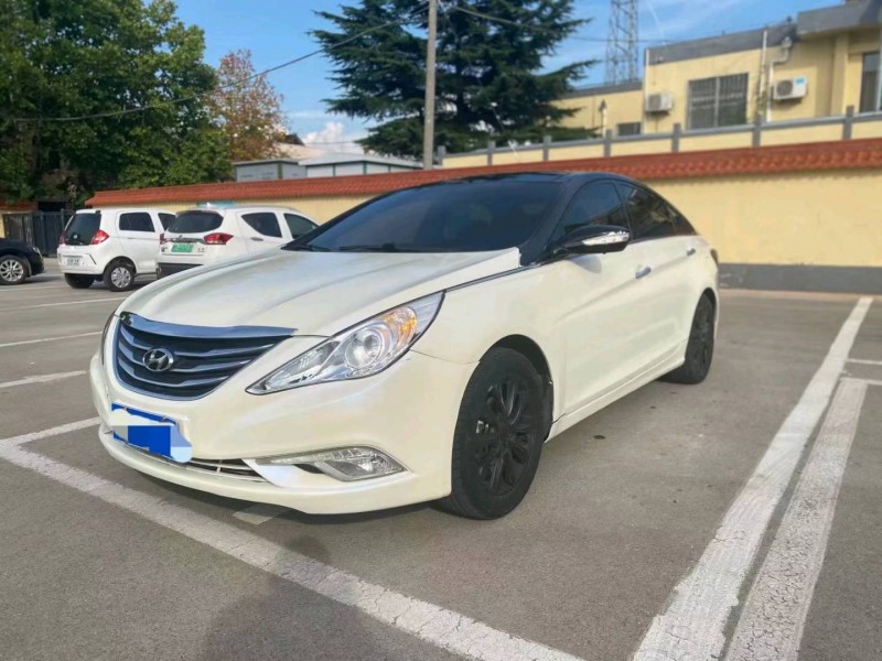 济宁13年现代索纳塔八2