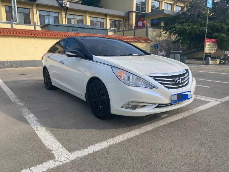 济宁13年现代索纳塔八3