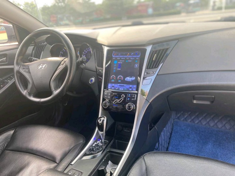 济宁13年现代索纳塔八5