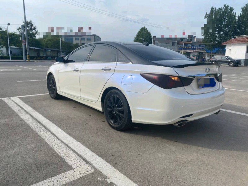 济宁13年现代索纳塔八7