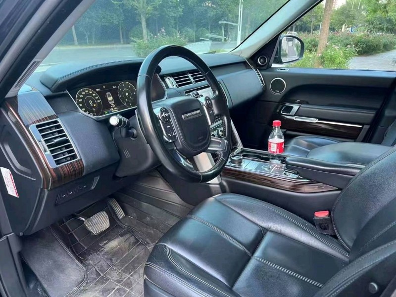 济宁18年路虎揽胜行政4