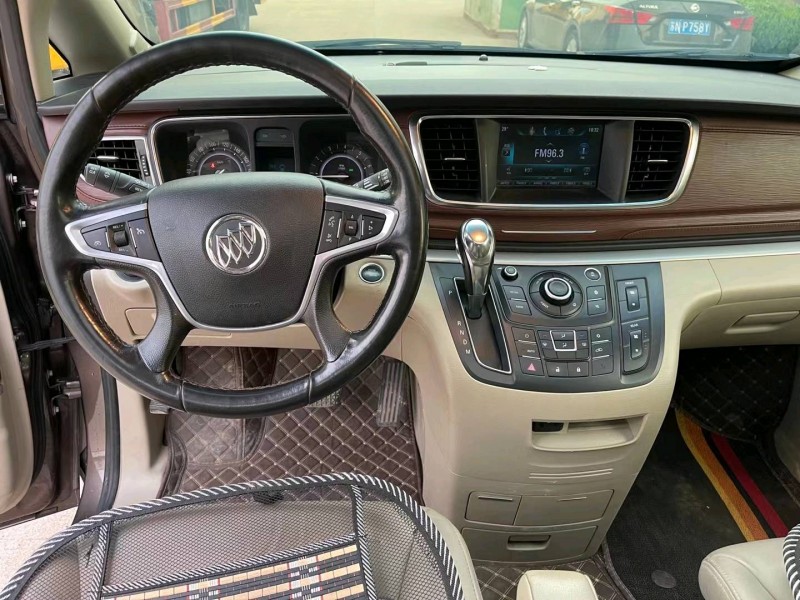 徐州18年别克GL84